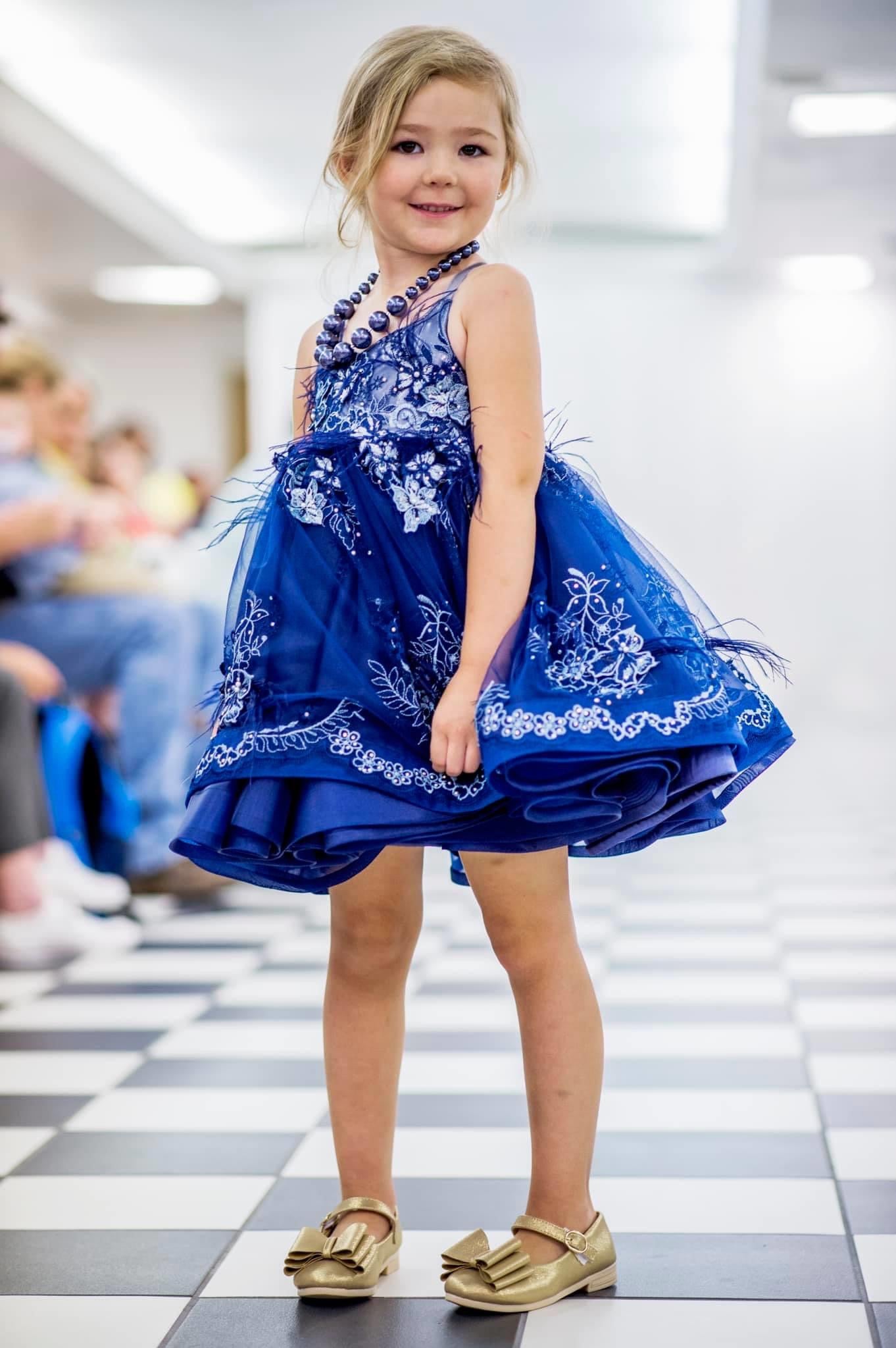 Cupcake Couture Gown Rental~ Midnight Blue Size 4 / 12 Day Rental