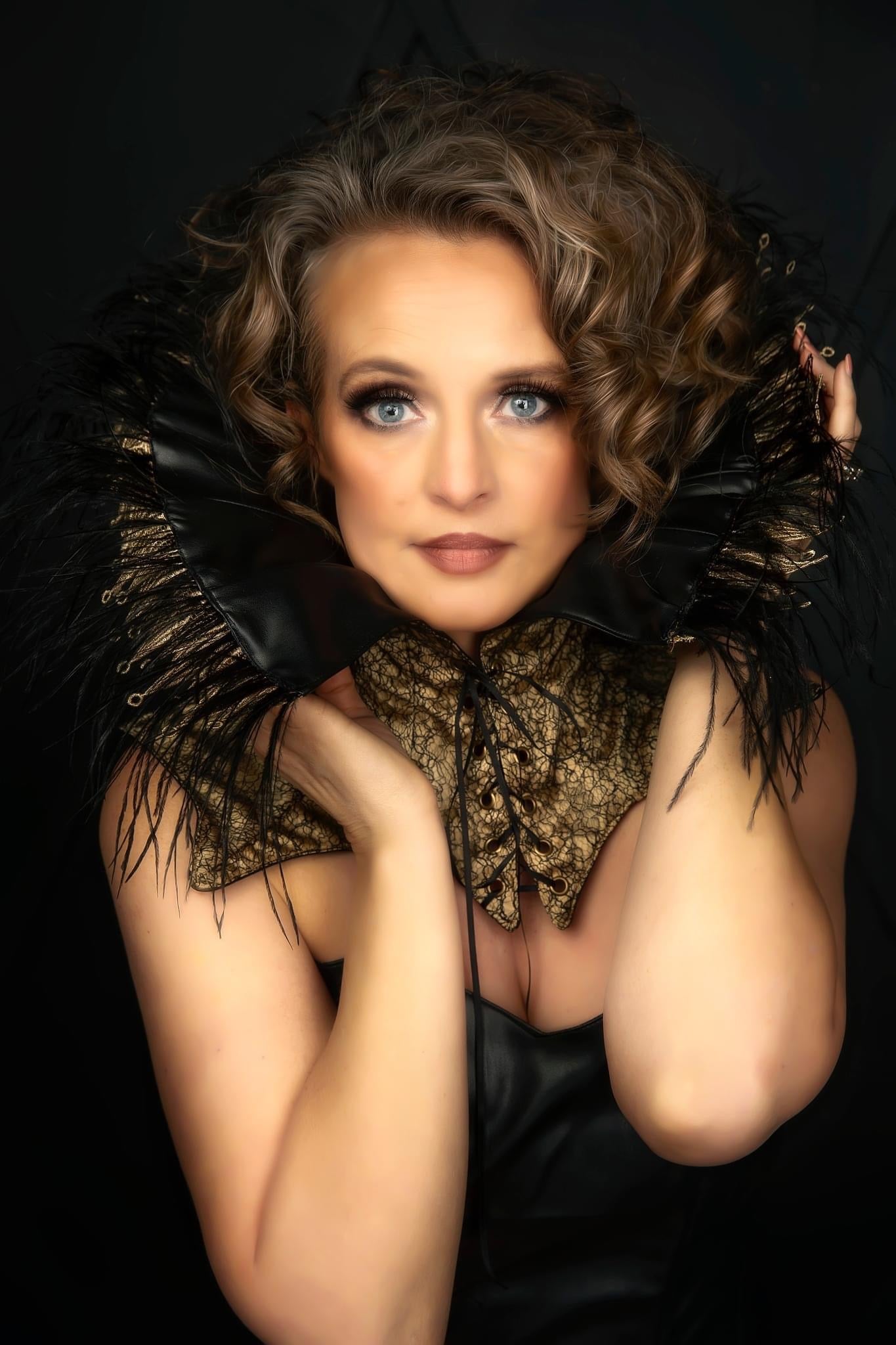 Bee J Stanley LuXee ~ REVERSIBLE ~ Black n Gold Neck Corset ~ Pre-Orde Blutterfly Baby Boutique Couture Bee J Stanley LuXee ~ REVERSIBLE ~ Black n Gold Neck Corset ~ Pre-Orde Blutterfly Baby Boutique Couture